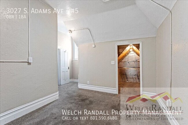 Building Photo - 3027 S Adams Ave