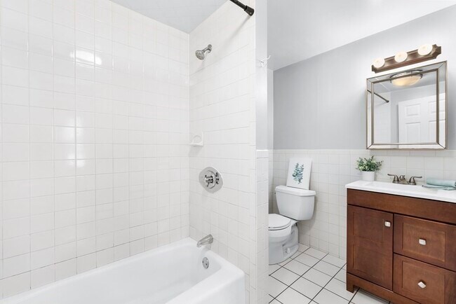 Building Photo - 22 Auburn St