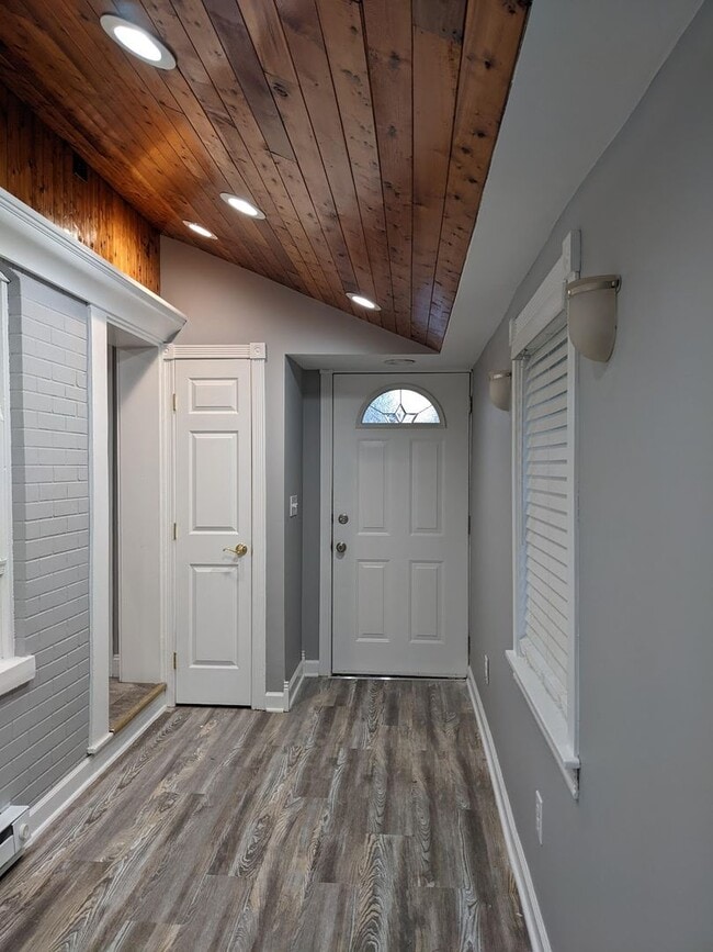 Building Photo - 2 - 3 Bedroom Rental in Emmaus!