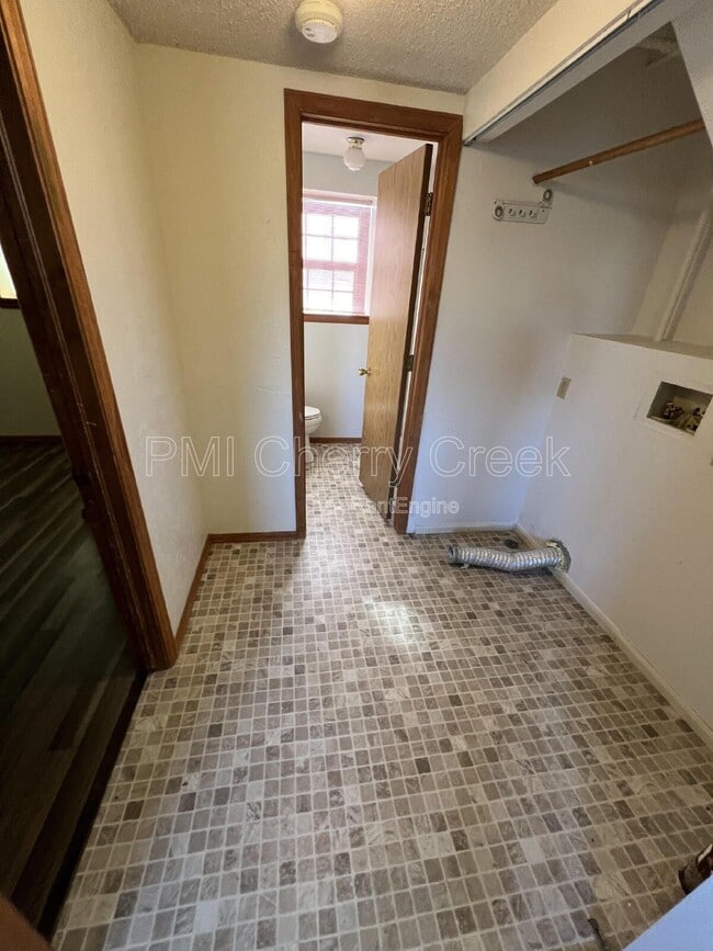 Building Photo - 5615 S Malta St