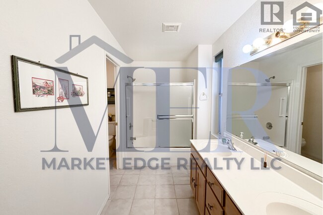 Building Photo - 2Bed/2Bath Home in 55+ Community in Peoria...