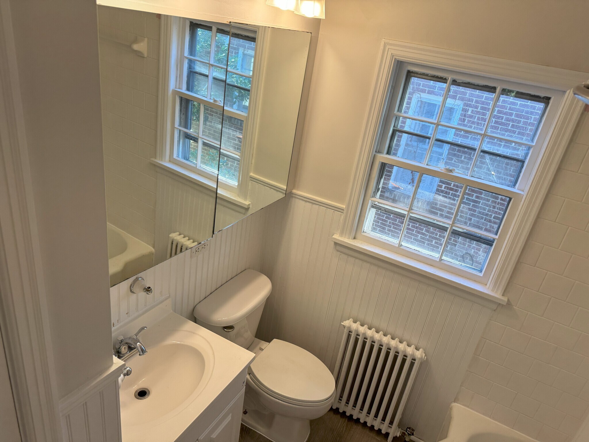 Bathroom - 302 Robertson Ave