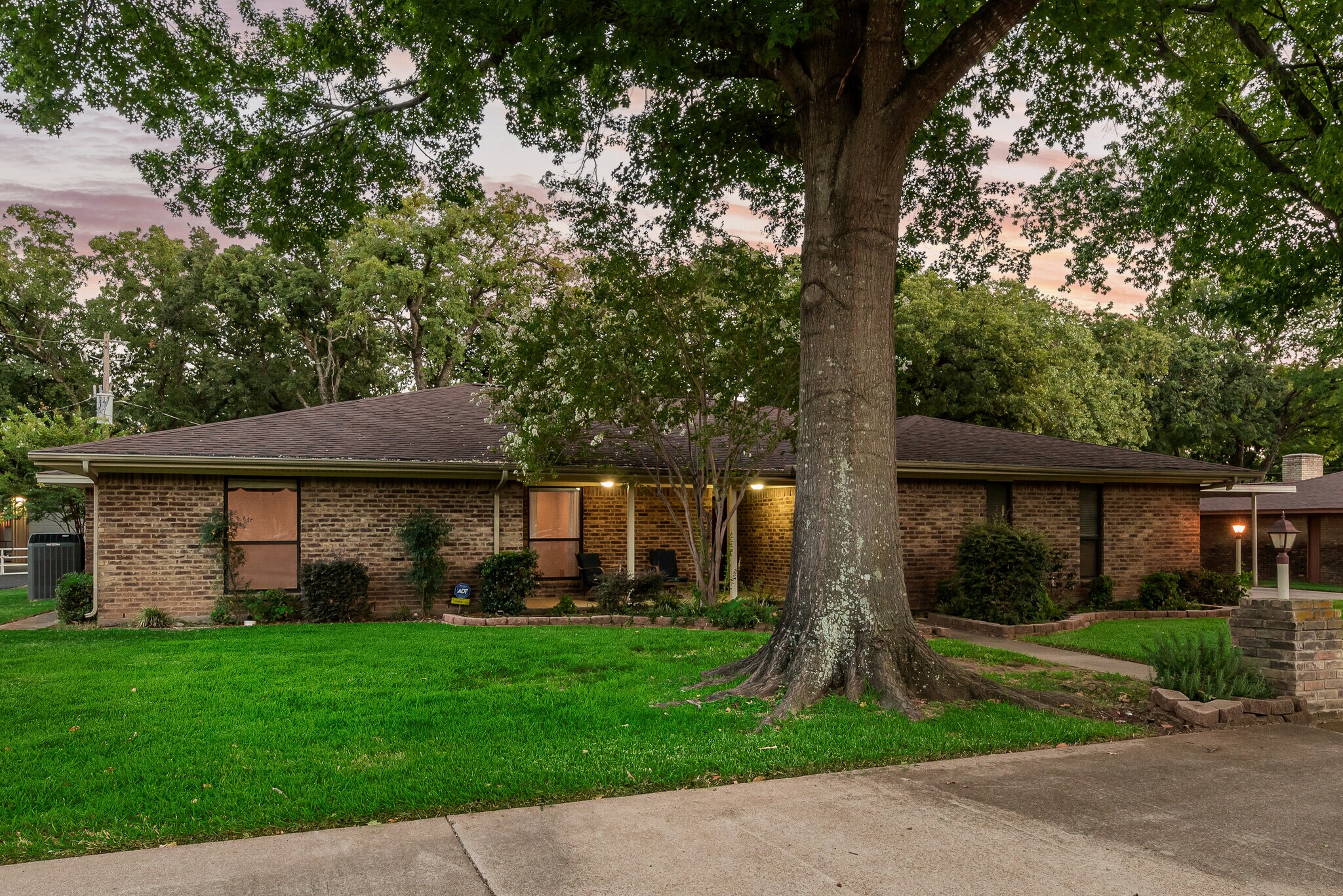 Building Photo - 763 Moore Rd