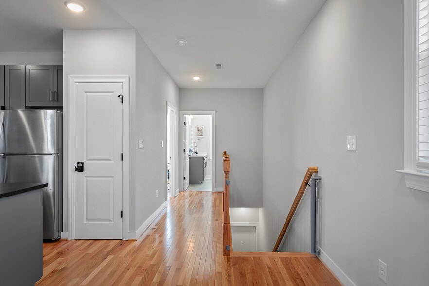 Entrance to Unit - 2511 Porter St