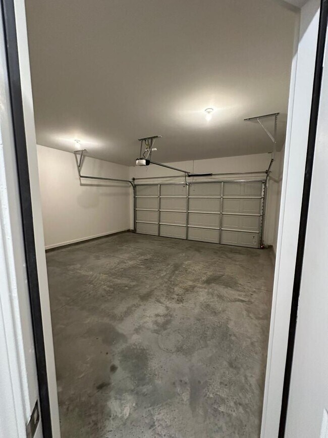 Building Photo - 2482 Van Fleet Cir