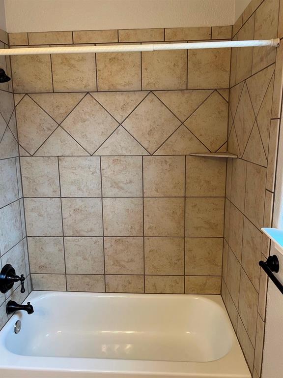 Building Photo - 503 Woodland Park Dr