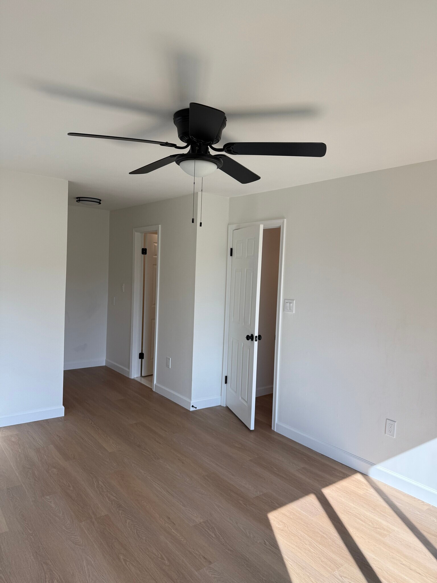 Building Photo - 35 Gena Ct