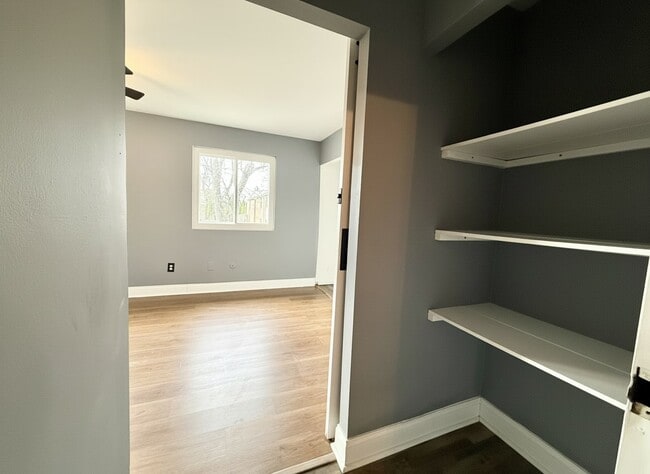 Building Photo - 1 Kings Ct