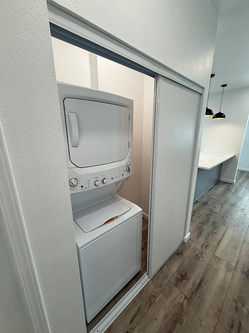 Building Photo - 1014 Cypress Ave