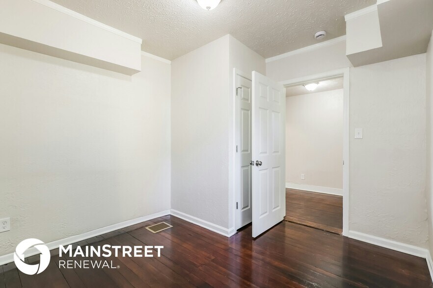 Building Photo - 110 S 41st St