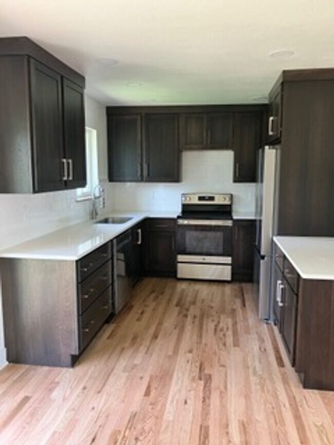 Building Photo - $300 OFF FIRST MONTH | Beautifully Renovated 3BR in Midtown Fort Collins