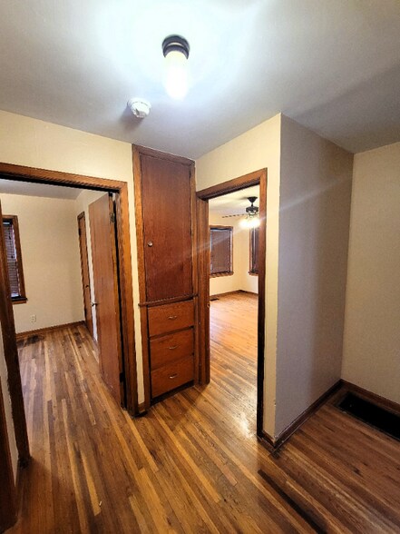 Building Photo - 1112 N Woodrow Ave