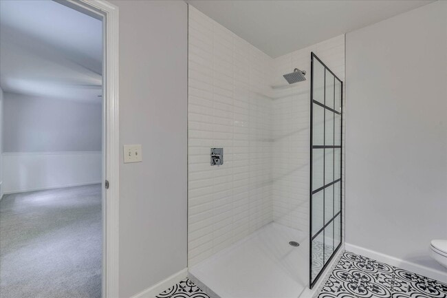 Building Photo - 2111 Huron Dr
