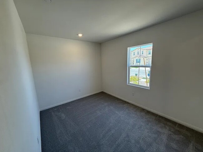 Building Photo - 7736 Nectarsweet Dr