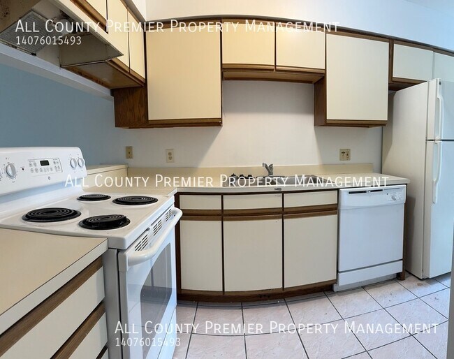 Building Photo - 2021 Caribbean Dr S