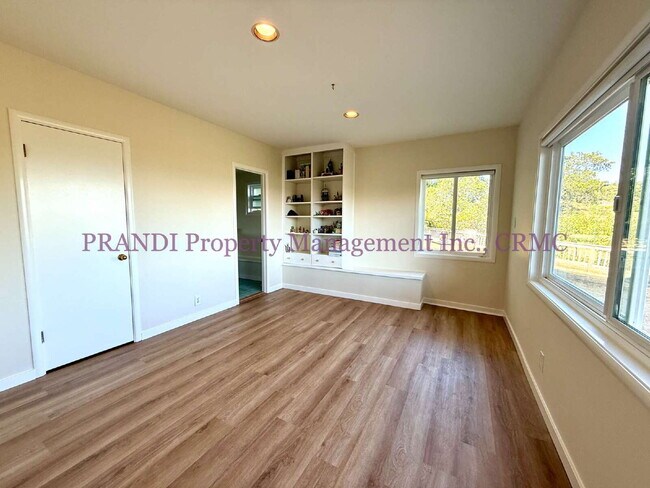 Building Photo - Stylish Greenbrae Home with Sweeping Views...