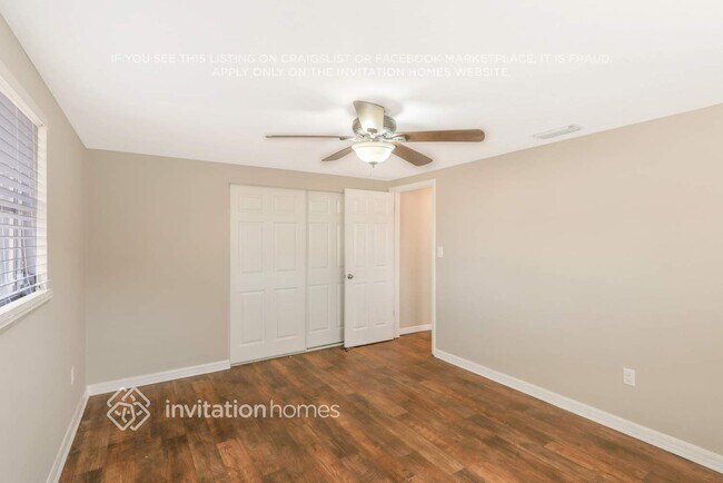 Building Photo - 10824 Oakdale Ave