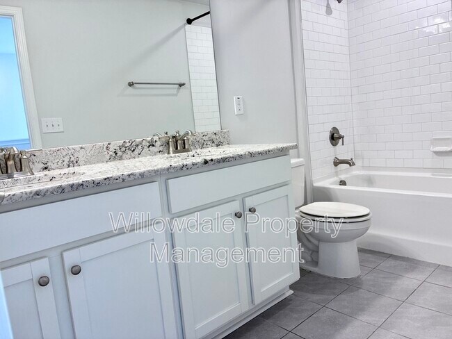 Building Photo - 866 McKenzie Pk Ter