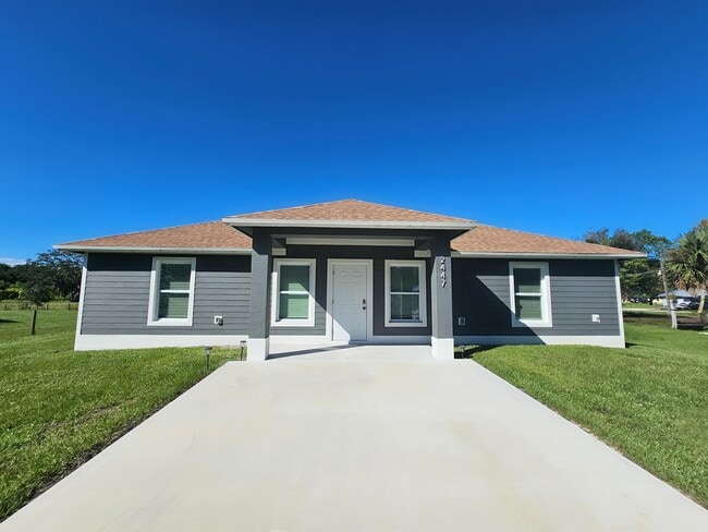 Primary Photo - 2447 NW 5th St