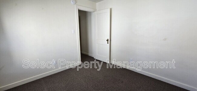 Building Photo - 1235 Stophlet St