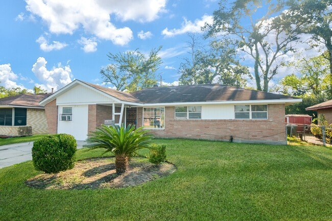 Primary Photo - 10214 Rockaway Dr
