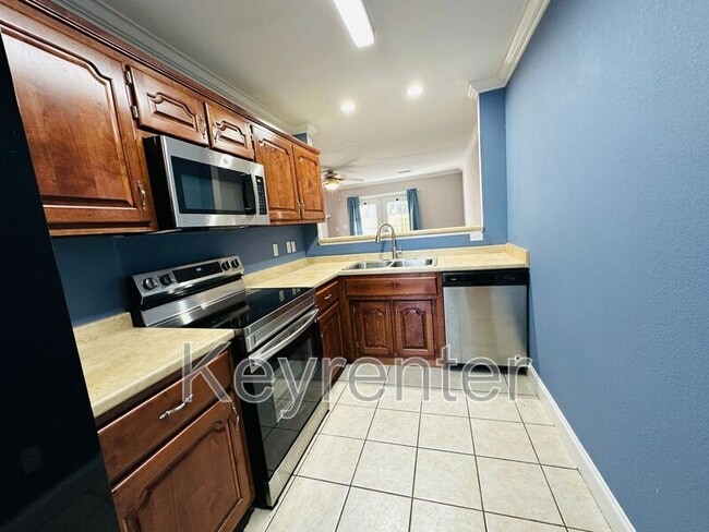 Building Photo - 2420 Hallerins Ct