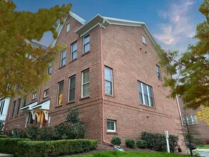 Building Photo - 3321 S Kemper Rd