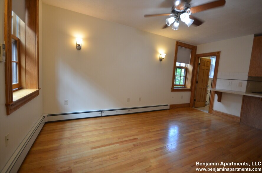 Building Photo - 89 Myrtle St