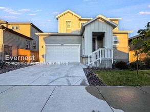 Building Photo - 10855 Hayloft St