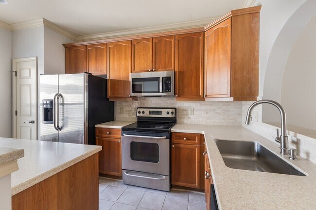 Building Photo - 4316 Summercrest Blvd