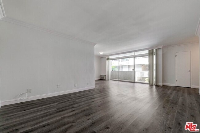 Building Photo - 1200 Flores St