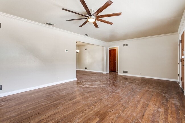 Building Photo - Charming 3-bedroom in the heart of Monticello Park