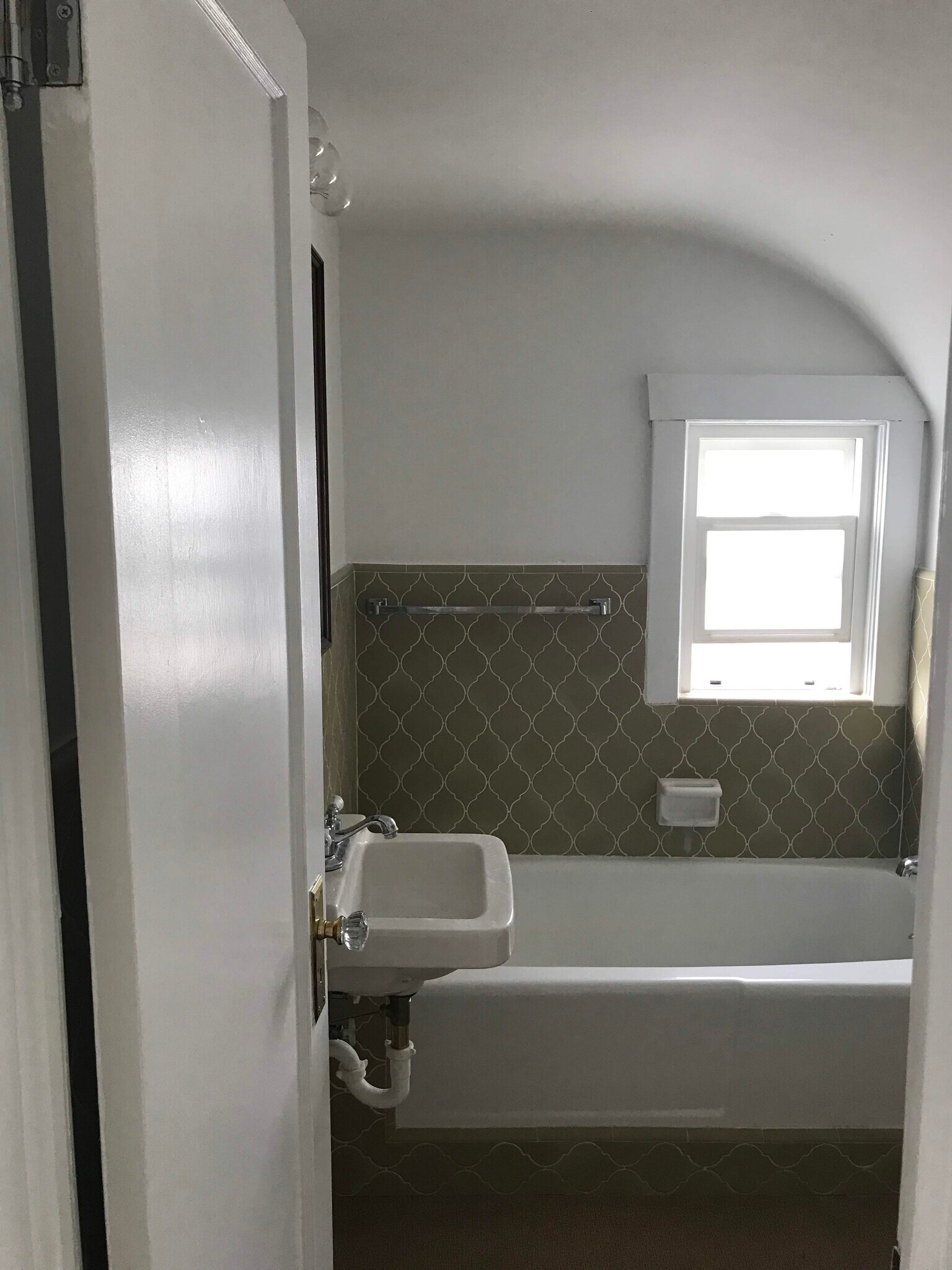 Bathroom - 213 S 100 W