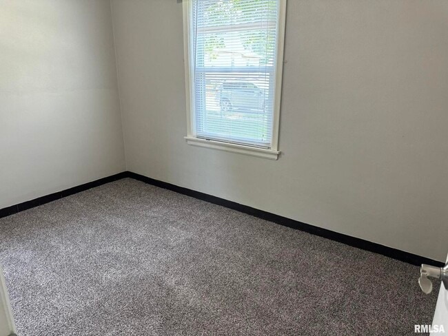 Building Photo - 3638 Johnson Ave