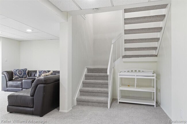 Building Photo - 5271 Wright Way E