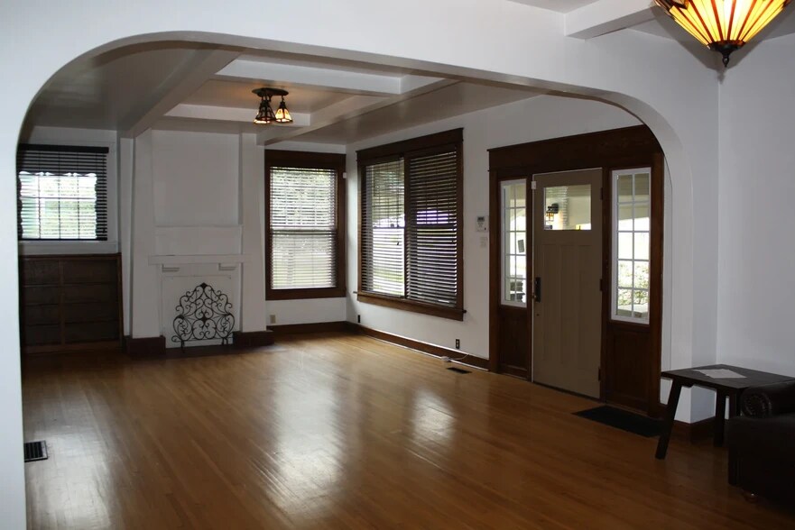 Building Photo - 500 S Fess Ave