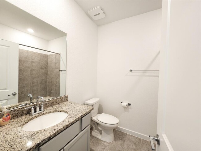 Building Photo - 7230 Greenbriar Bnd Ct