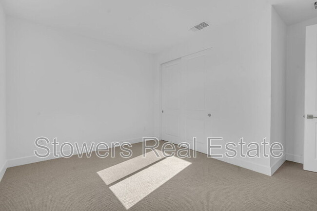 Building Photo - 176 Raven Cir