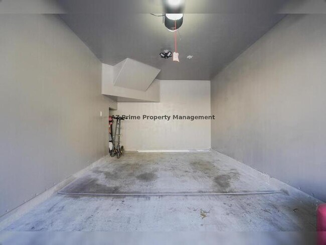 Building Photo - 8115 W Lynwood St