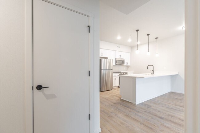 Interior Photo - Sparrow Landing