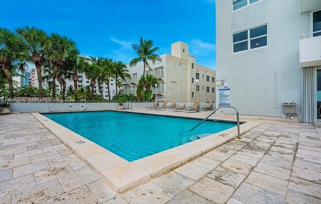 Building Photo - 465 Ocean Dr