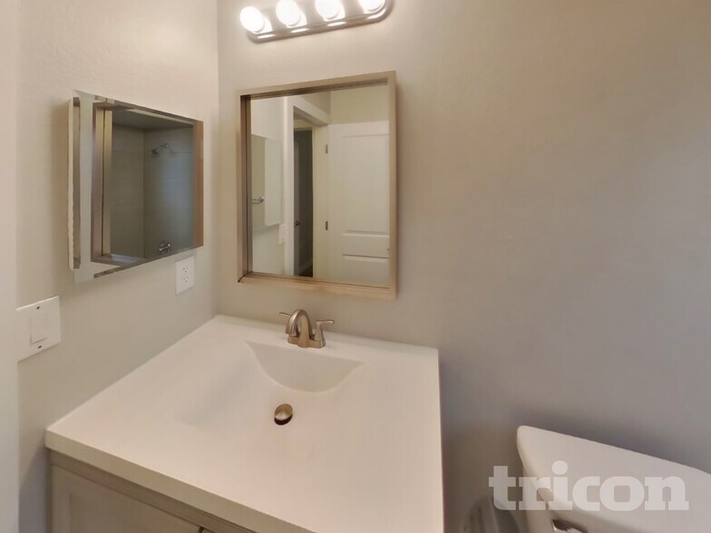 Building Photo - 13079 Spencer Ct