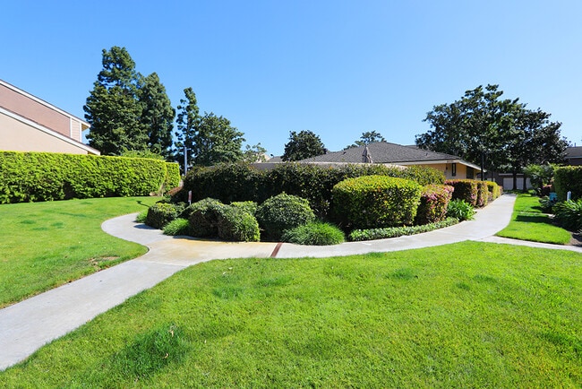 Building Photo - 7912 Rainbow Cir