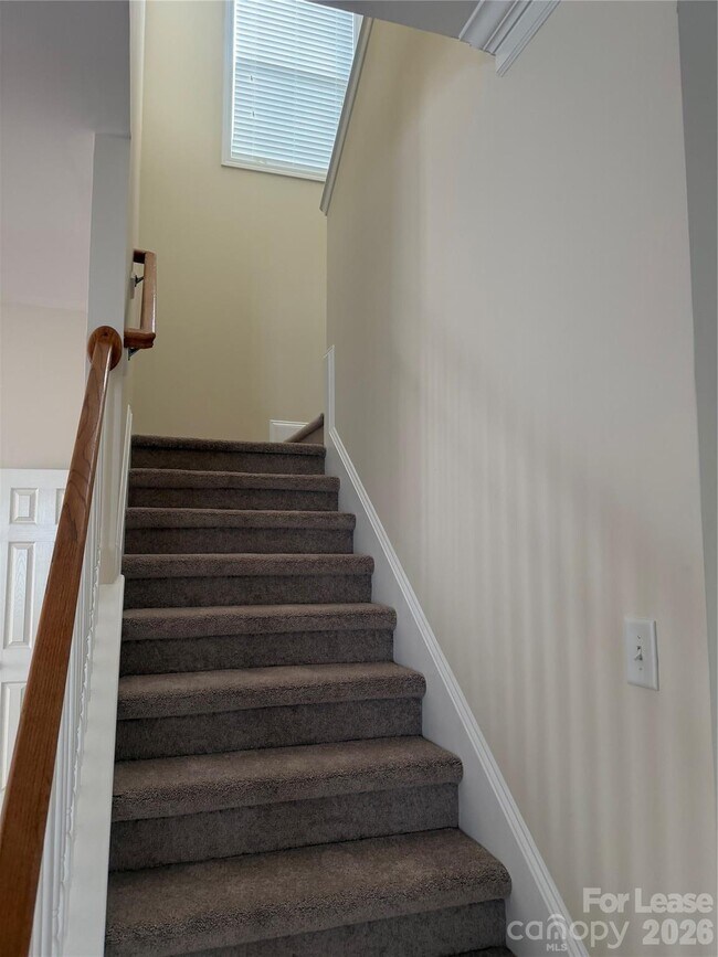 Building Photo - 9315 Rosalyn Glen Rd