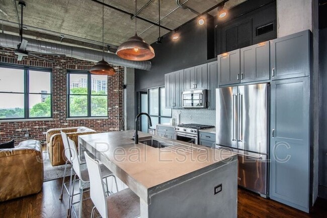 Building Photo - 3180 Mathieson Dr NE