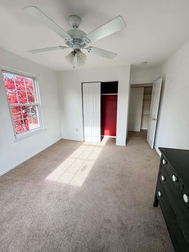 Building Photo - 3004 Shawnee Green