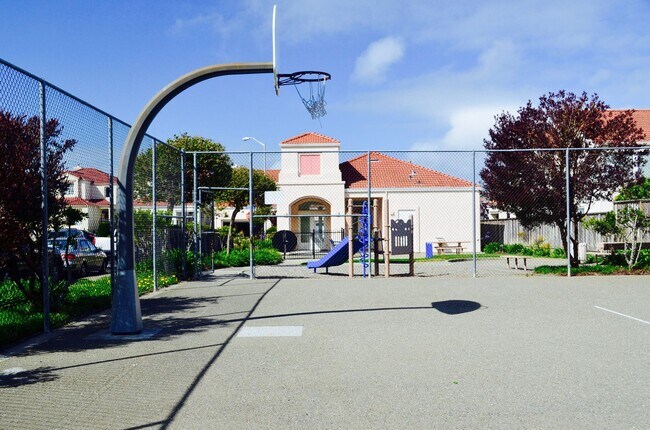 Building Photo - Large 6 BR|3 BA in the coveted Community Of Traditions Belhaven in Daly City With Views Of The Hills