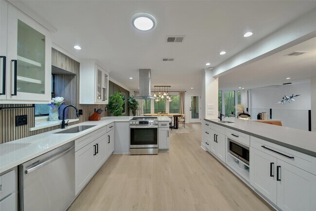 Building Photo - 140 S Timber Top Dr