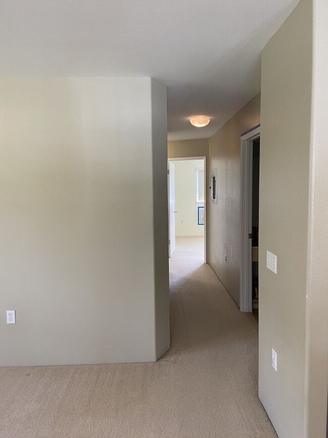 Building Photo - 3 bedroom 2 bath Townhome Mililani Mauka G...