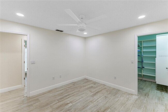 Building Photo - 7445 Mengi Cir